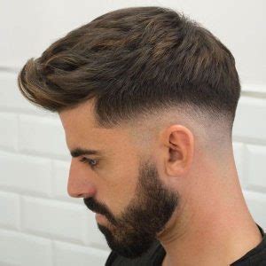 Coupe Taper Homme : Le Guide Complet des Styles。